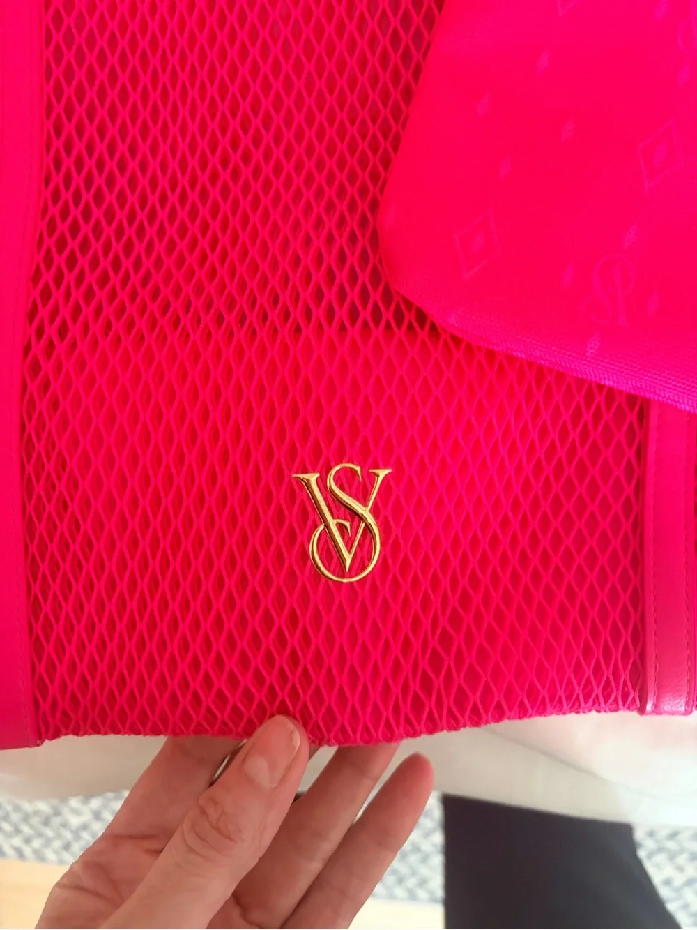 Victorias Secret includes tote
